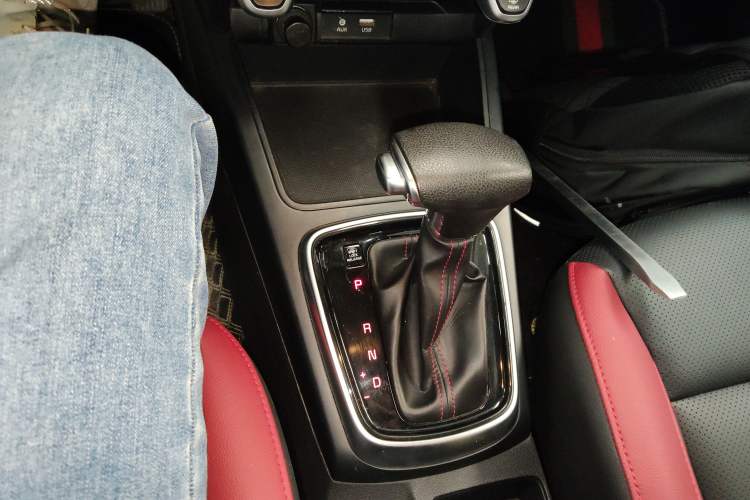 Used Kia KX Cross 2017 1.4L AT GLS