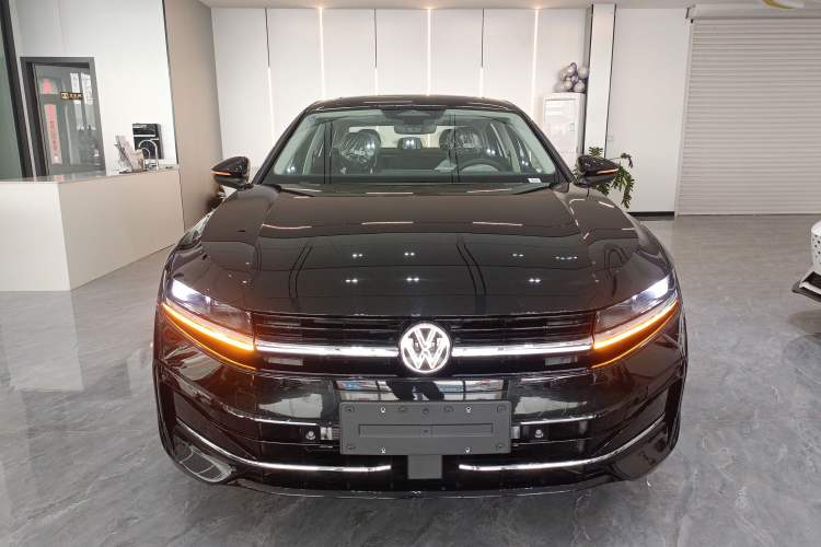 Used Volkswagen Magotan 2024 380TSI DSG Prestige Edition Front