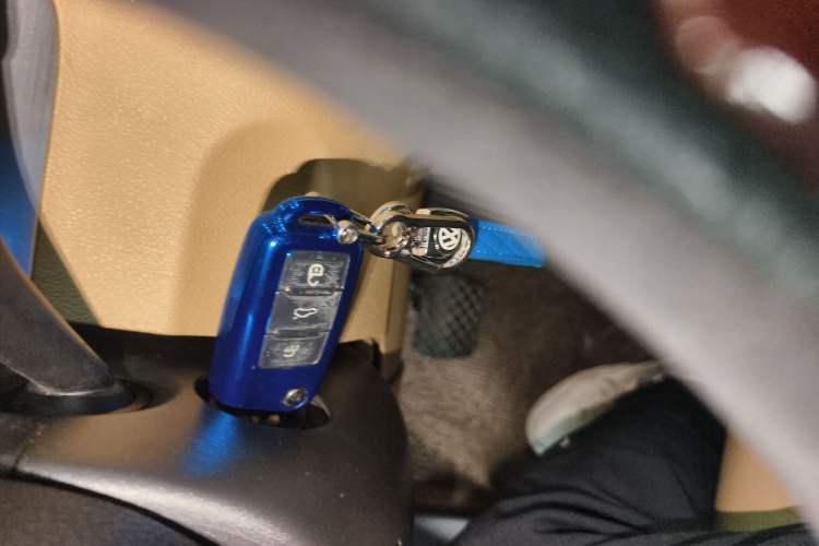 Used Volkswagen Touran 2011 1.4T DSG Zhiya Edition 5 Seats Vehicle Key