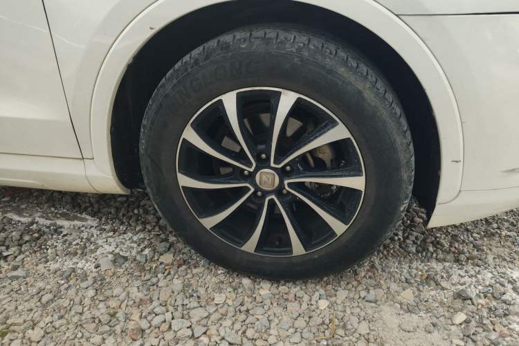 Used Zotye SR7 2016 1.5T CVT Cube Heart Edition China V Standard Right Front Wheel Hub