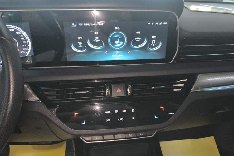 Used Hongqi HS5 2022 Revised Version 2.0T Smart Connect Flagship Edition