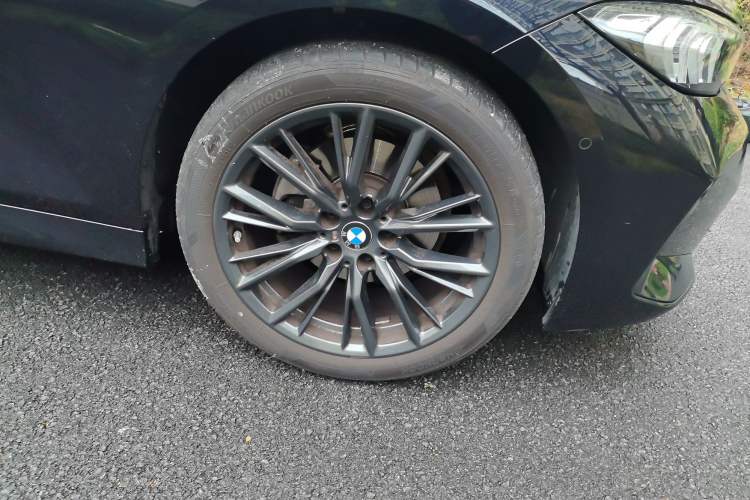 Used BMW 3 Series 2024 325Li M Sport Night Edition Package Right Front Wheel Hub