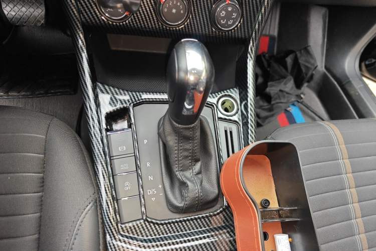 Used Volkswagen Lavida 2019 1.5L Automatic Vision Edition China VI Standard Gear Lever