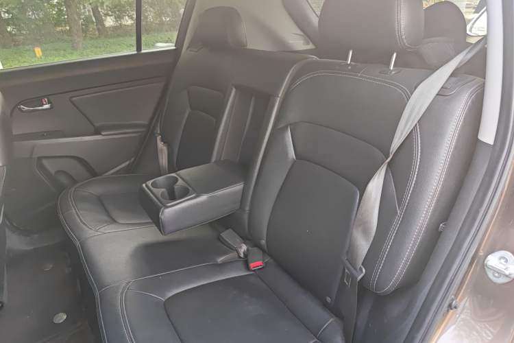 Used Kia Sportage R 2012 2.0L Automatic Two-Wheel Drive NAVI