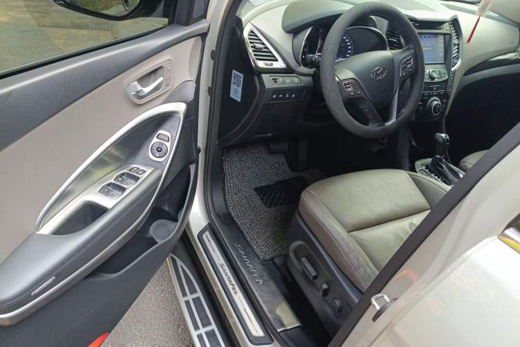 Used Hyundai Grand SantaFe 2013 3.0L 7-Seater 4x4 Flagship Edition