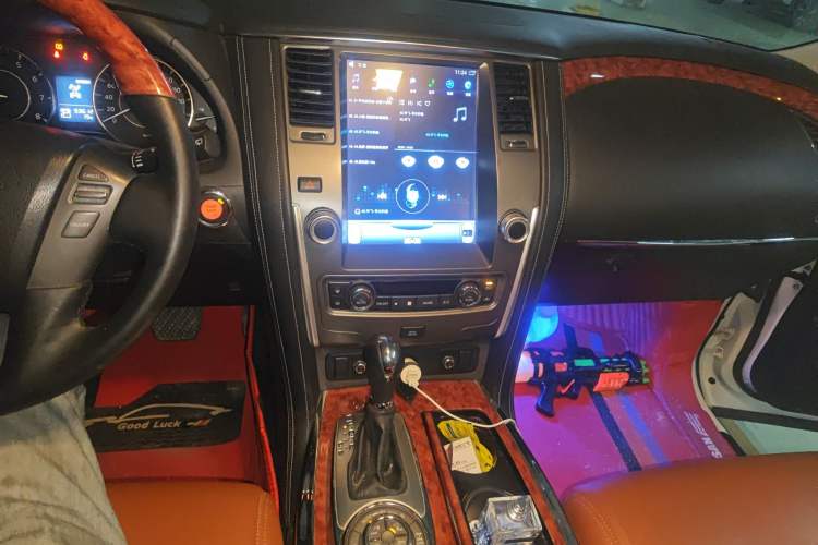 Used Nissan Patrol 2018 4.0L LinkedIn Edition Audio And AC Panel