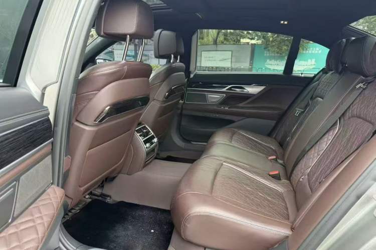 Used BMW 7 Series 2019 Restyled 740Li Leading Edition M Sport Package
