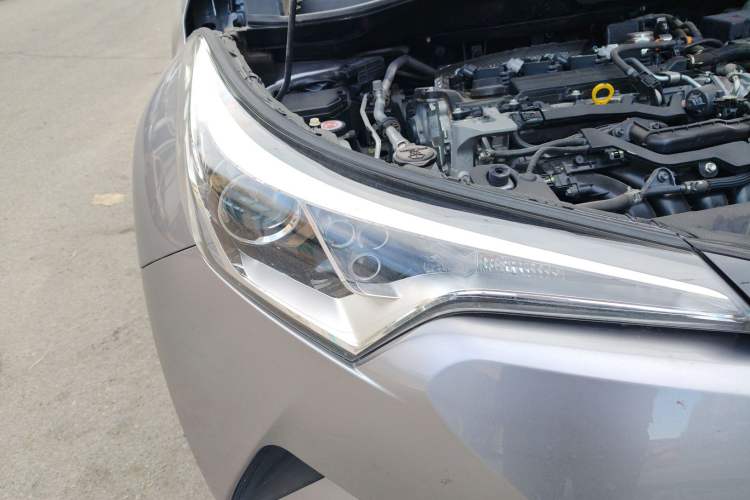 Used Toyota IZOA 2018 2.0L Yichi Version China VI Standard