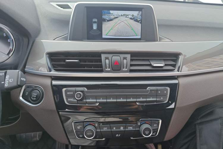 Used BMW X1 2019 sDrive18Li Premium Edition Audio And AC Panel