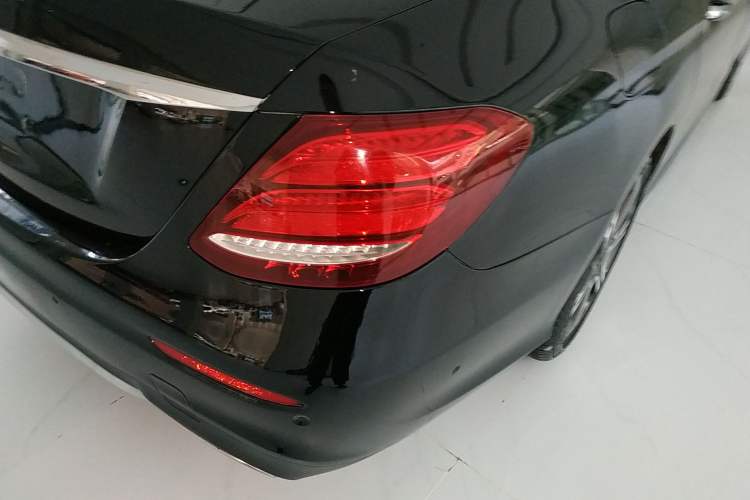 Used Mercedes-Benz E-Class 2017 E 300 L Sporty and Stylish Model Right Rear Taillight