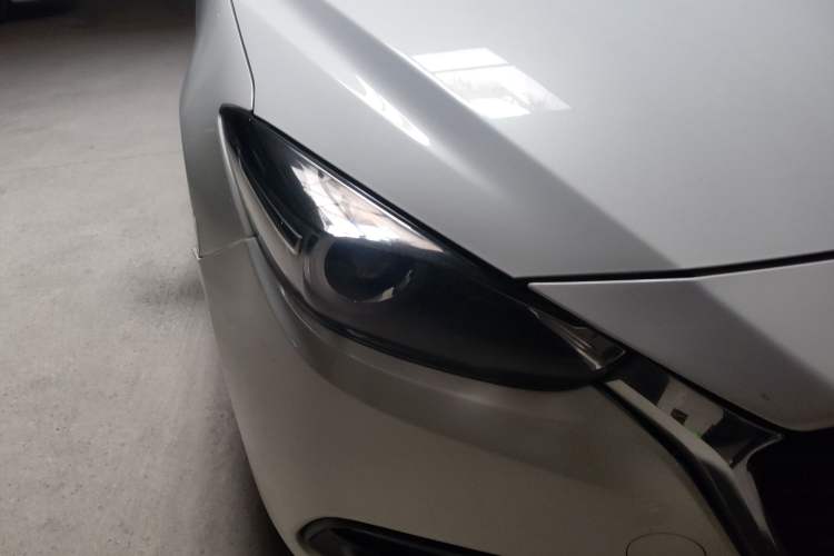 Used Mazda 3 Axela 2017 Sedan 2.0L Automatic Flagship Model China V Standard
