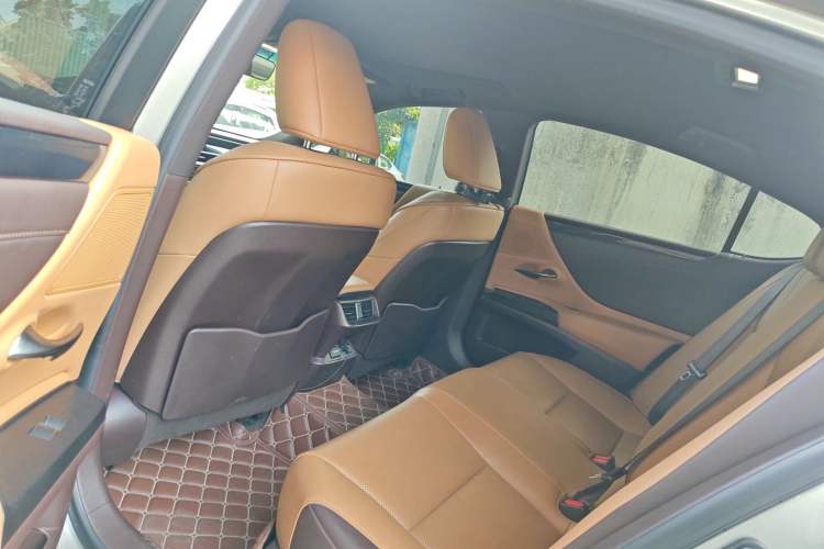 Used Lexus ES 2020 200 Excellence Edition
