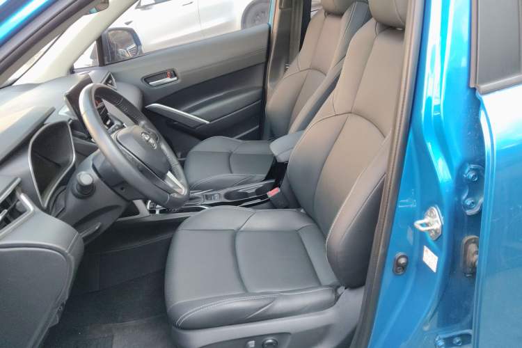 Used Toyota FRONTLANDER 2023 2.0L Smart Electric Hybrid Dual-Engine Deluxe Version
