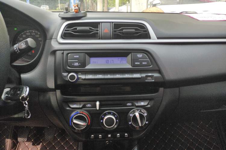 Used Hyundai Verna (older generation) 2017 1.4L Manual Refreshed Version China VI Standard
