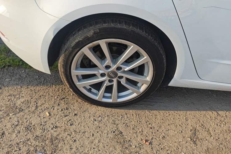 Used Audi A3 2020 Restyled Sportback 35 TFSI Entry-Level China VI Emission Standard Right Rear Wheel Hub