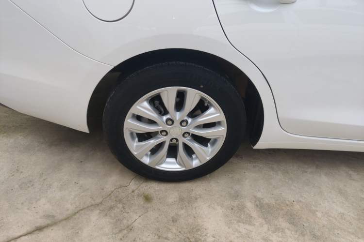 Used Buick GT 2021 Revised Version Flagship 1.5L Automatic Elite Edition Right Rear Wheel Hub