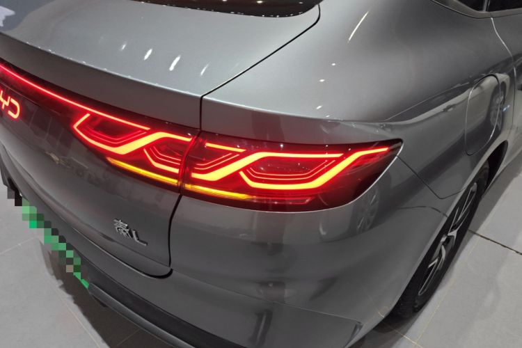 Used BYD Qin L 2024 DM-i 120KM Leading Model Right Rear Taillight