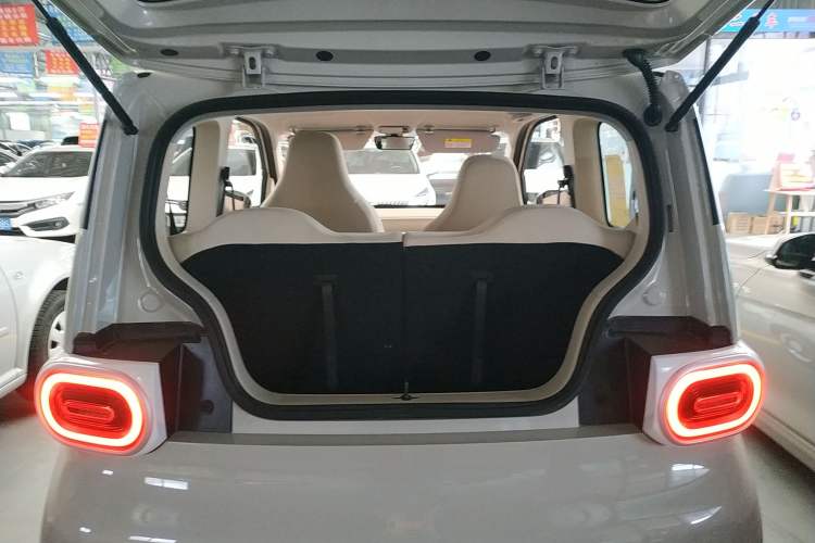 Used Wuling Hongguang MINIEV 2024 3rd Generation 215km Advanced Version Trunk
