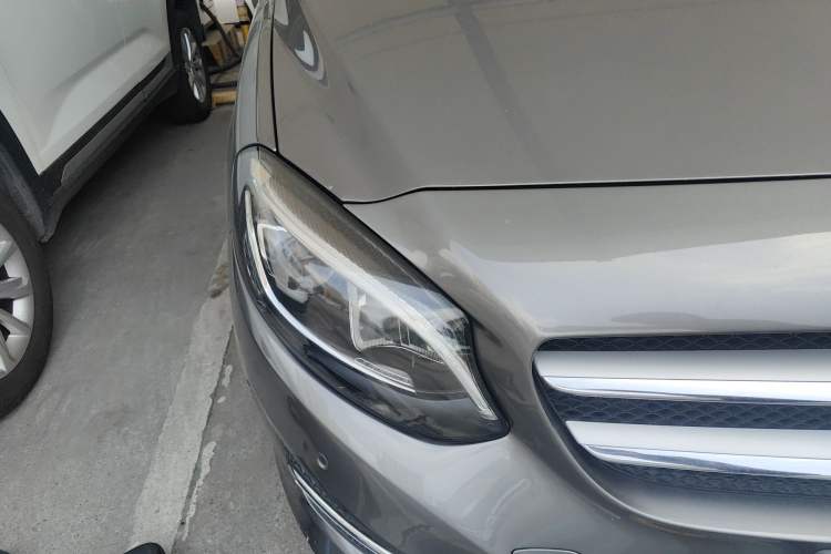 Used Mercedes-Benz B-Class 2017 B 200 Fashion Model Right Front Headlight