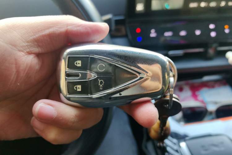 Used Changan UNI-K iDD 2022 Blue Whale iDD 130km 1.5T Excellence Model
