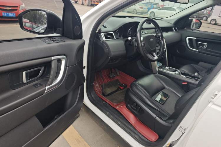 Used Land Rover Discovery Sport 2015 2.0T SE Driver Seat