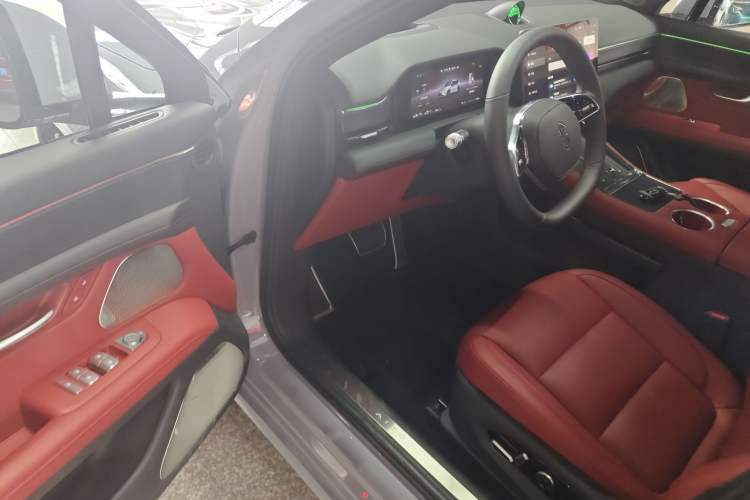 Used Hima AITO M5 2025 Extended-Range Ultra All-Wheel-Drive Version Driver Seat