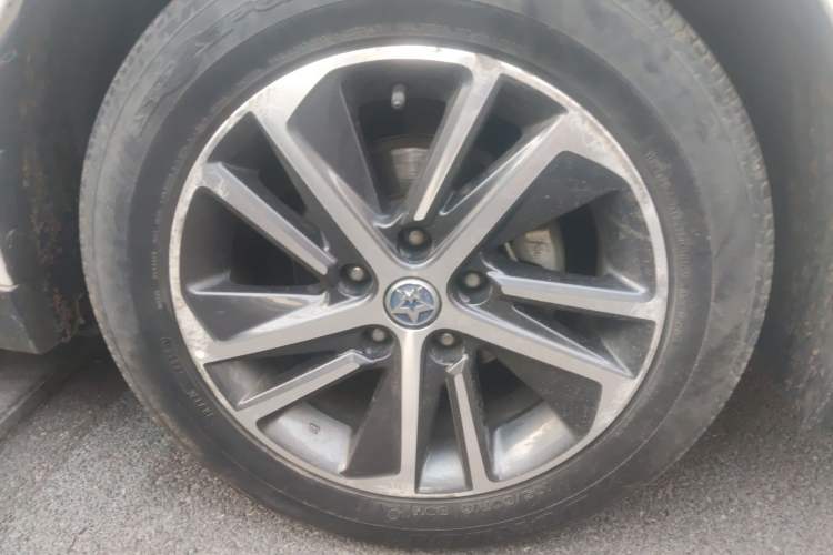 Used Venucia D60 2018 1.6L Manual Smart Connect Elite Edition Right Front Wheel Hub