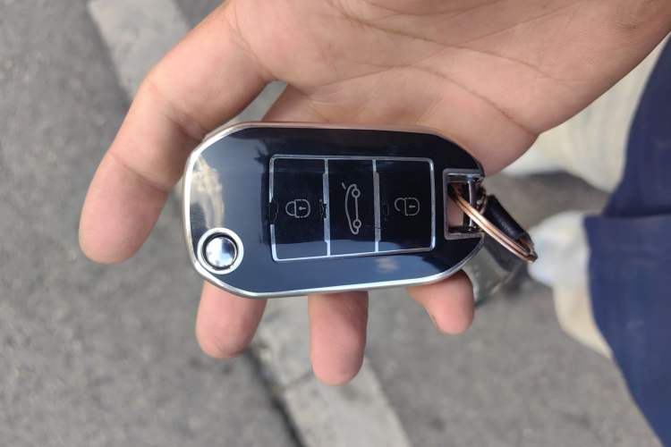 Used Peugeot 2008 2014 1.6L Automatic Fashion Edition
