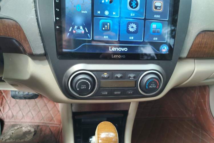 Used Nissan Sylphy 2009 1.6XE Automatic Comfort Edition Audio And AC Panel