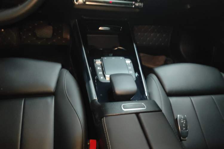 Used Mercedes-Benz GLB 2023 GLB 220 Fashion Model Gear Lever