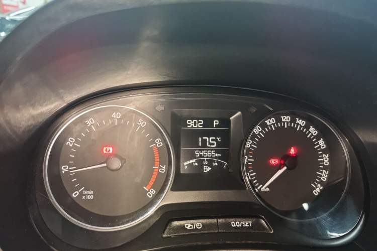 Used Skoda Fabia 2015 1.6L Automatic Sport Edition Instrument Cluster