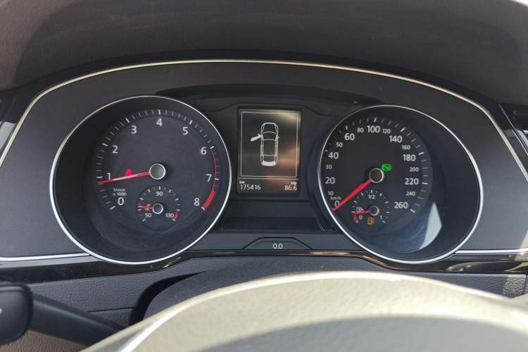 Used Volkswagen Magotan 2017 330TSI DSG Leading Model Instrument Cluster