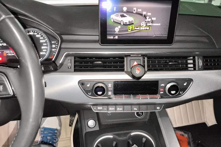 Used Audi A5 2017 Cabriolet 40 TFSI Fashion Model Audio And AC Panel