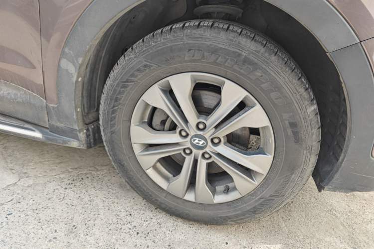 Used Hyundai Santa Fe 2013 2.4L Automatic Two-Wheel Drive Smart Version
