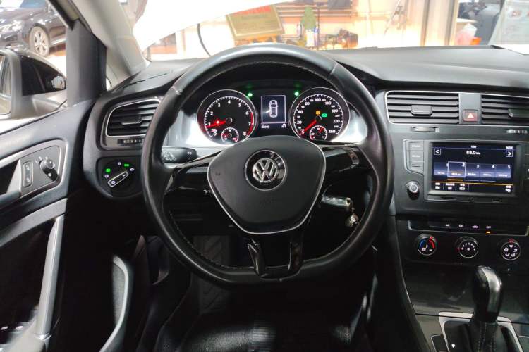 Used Volkswagen Golf 2017 230TSI Automatic Comfort Edition – Celebrating Milestone of One Million Units
