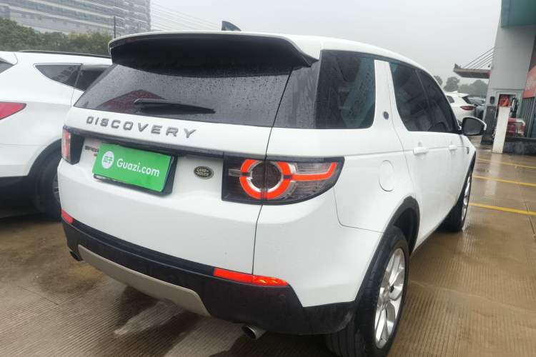 Used Land Rover Discovery Sport 2018 240 PS HSE Version Rear Right 45 Deg