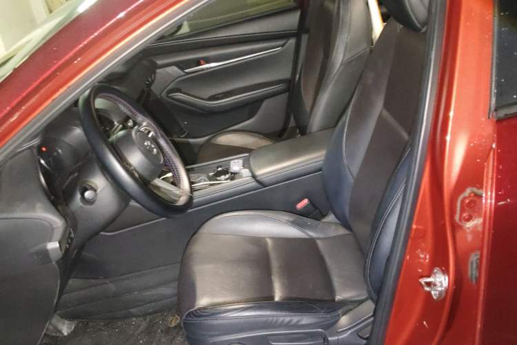 Used Mazda 3 Axela 2020 1.5L Automatic Luxury Version Left Front Seat