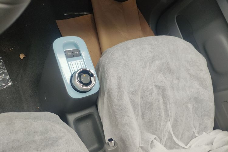 Used Geely Galaxy Panda 2024 Panda Mini 200km Endurance Bear
