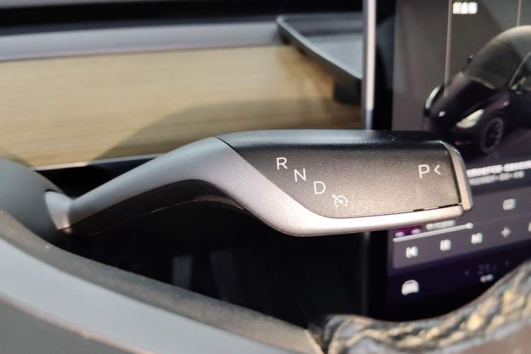 Used Tesla Model Y 2022 Long-Range All-Wheel-Drive Version