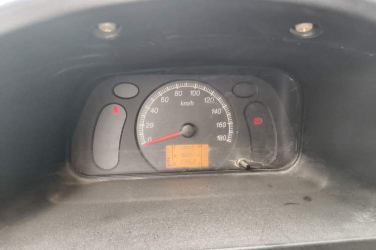 Used Wuling Zhiguang 2015 1.2L Practical LS-I Model Instrument Cluster