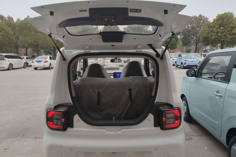 Used Geely Galaxy Panda 2024 Panda Mini 200km Endurance Bear
