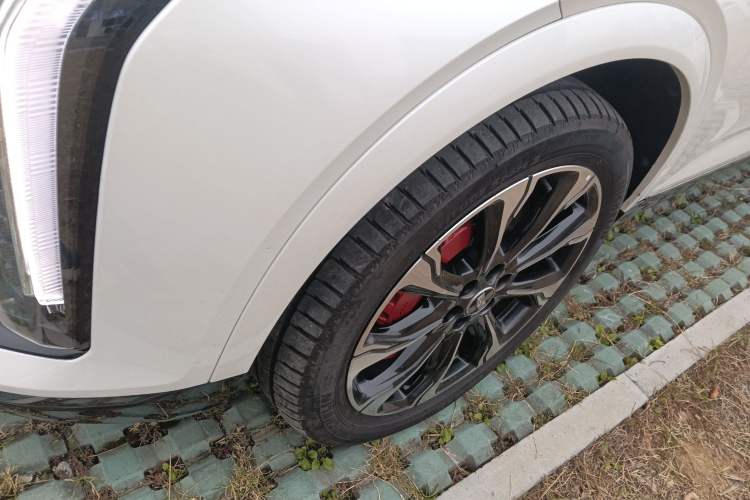 Used Cadillac XT5 2025 2.0T Platinum Edition