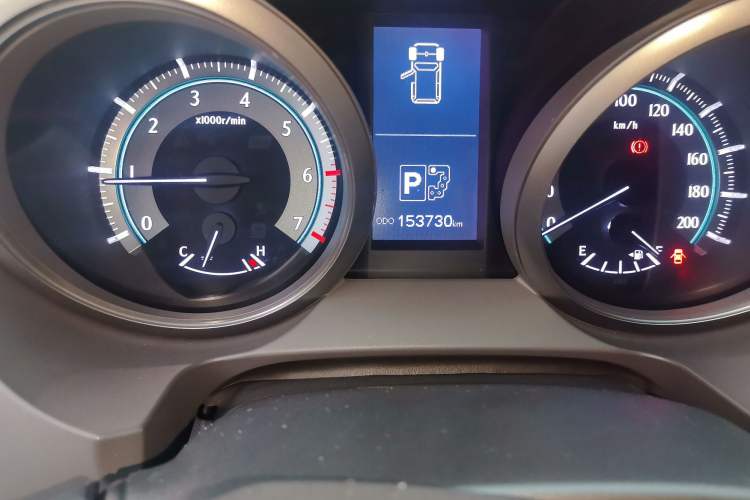 Used Toyota Prado 2010 4.0L Automatic TX-L Odometer Close Up