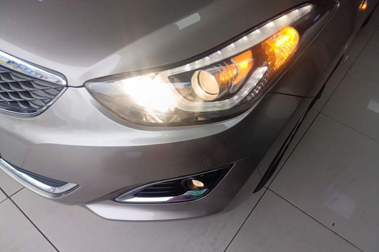 Used Hyundai Elantra (5th Generation / Langdong) 2016 1.6L Automatic Smart Version