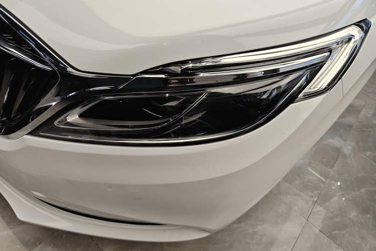 Used Buick GL8 2017 ES 28T Flagship Model China V Standard Left Front Headlight