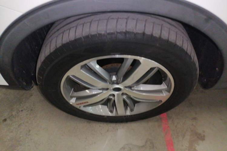 Used Haval H6 2017 Red Label 2.0T Automatic Two-Wheel Drive ZhiShang Model
