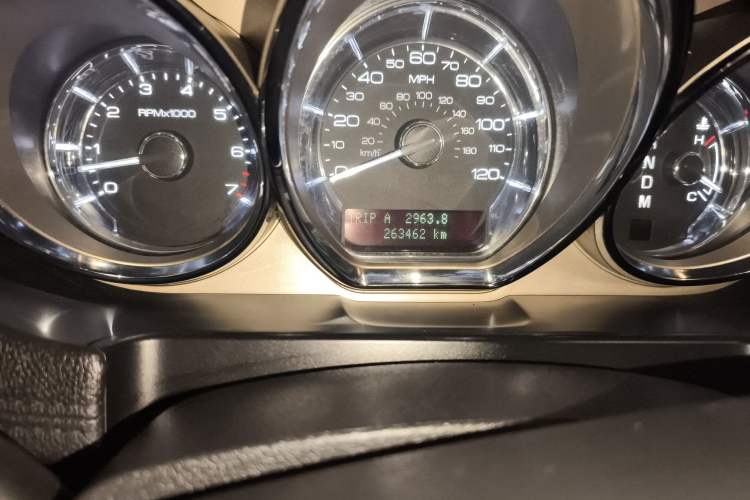 Used Lincoln MKT 2010 3.5T EcoBoost AWD Odometer Close Up