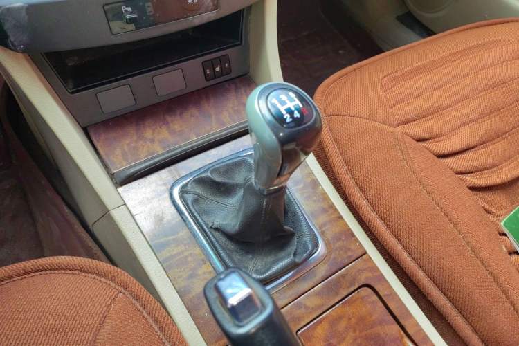 Used BYD G6 2011 2.0L Manual Luxury Version
