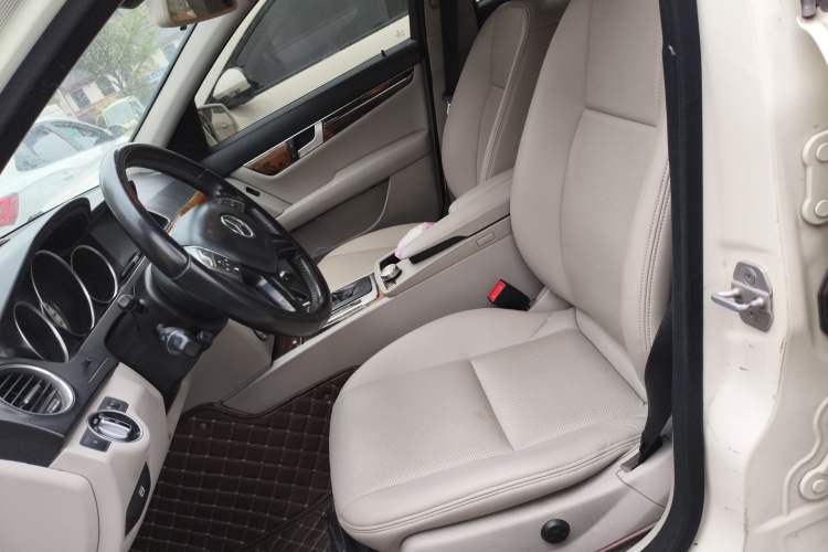 Used Mercedes-Benz C-Class 2011 C 200 CGI Elegant Model
