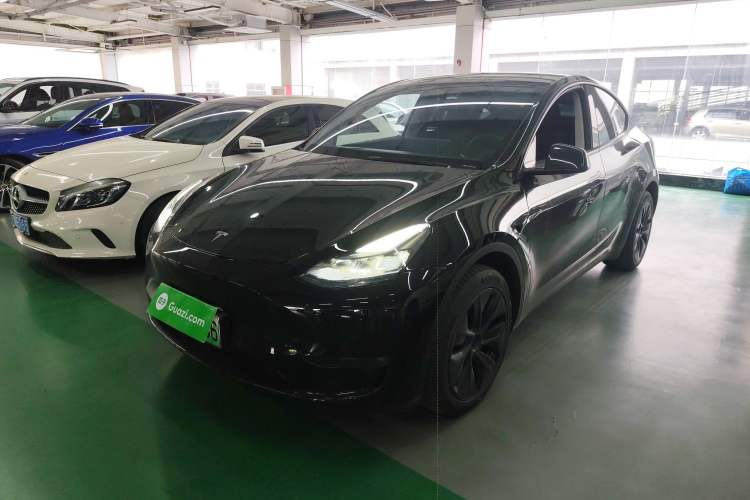 Used Tesla Model Y 2023 Long-Range All-Wheel-Drive Version